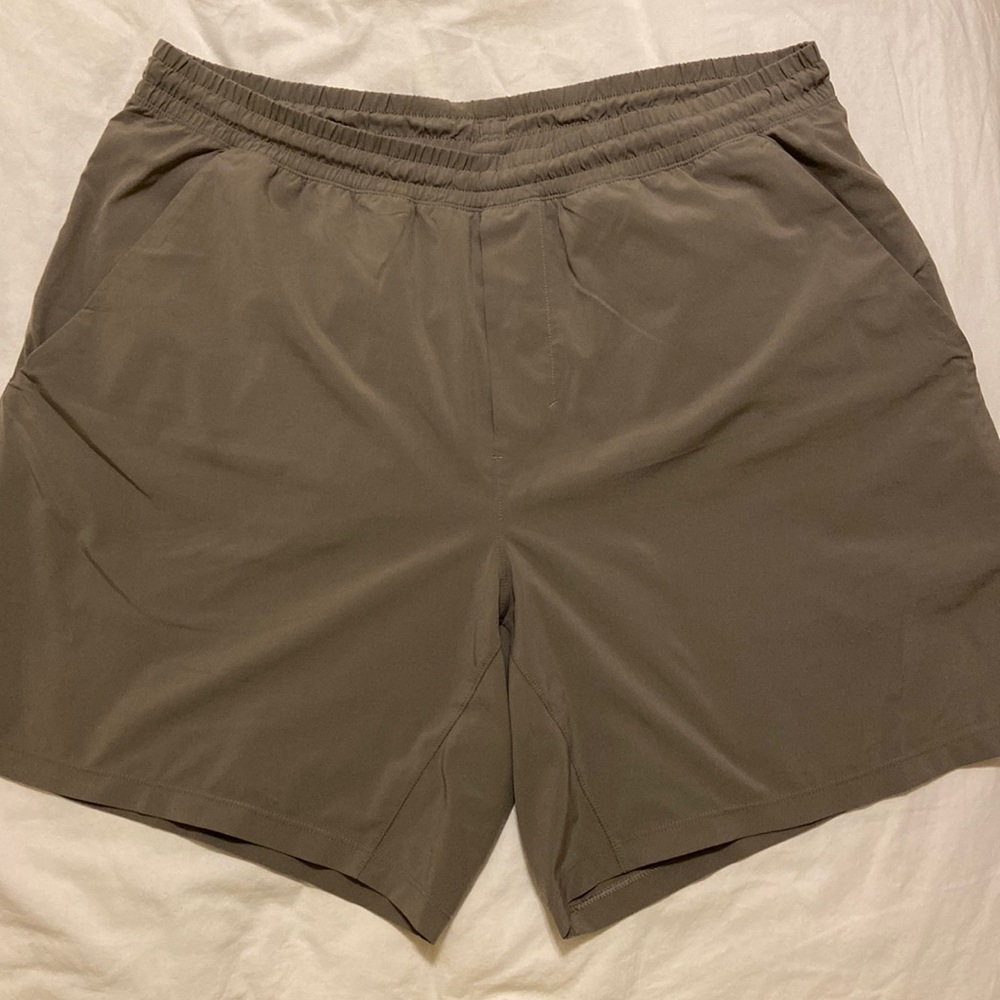 Lululemon Pacebreaker 7in. Mens XL. Linerless